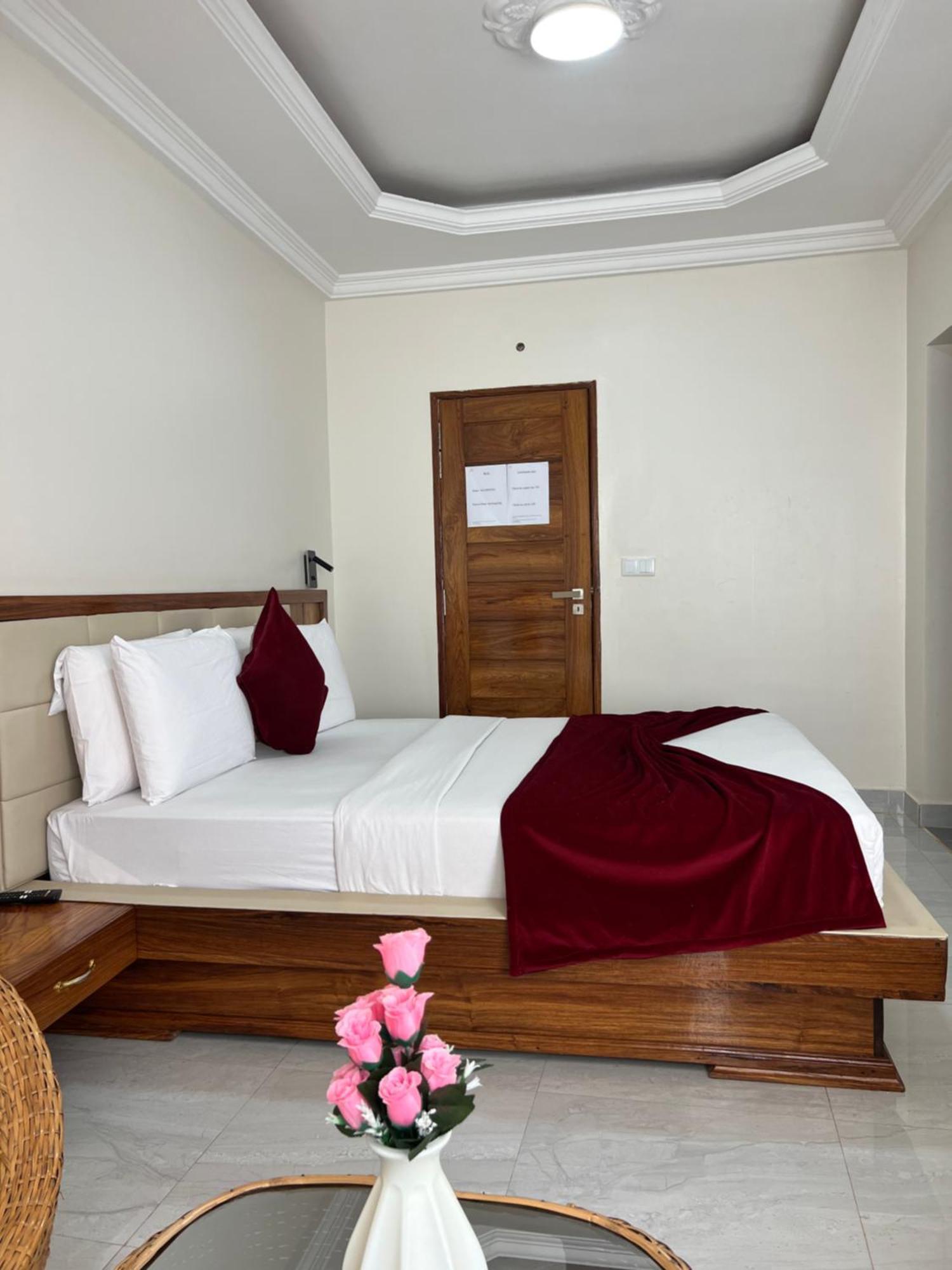 Mag Palace Hotel Bissau Buitenkant foto